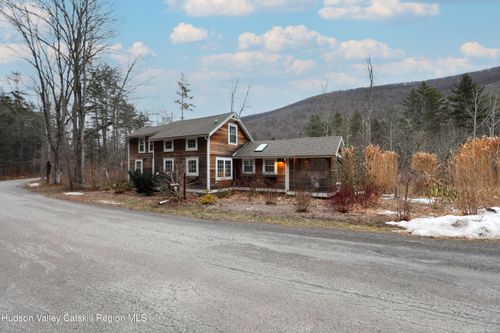 683 Woodland Valley Rd, Phoenicia, NY, 12464-5353 | Card Image