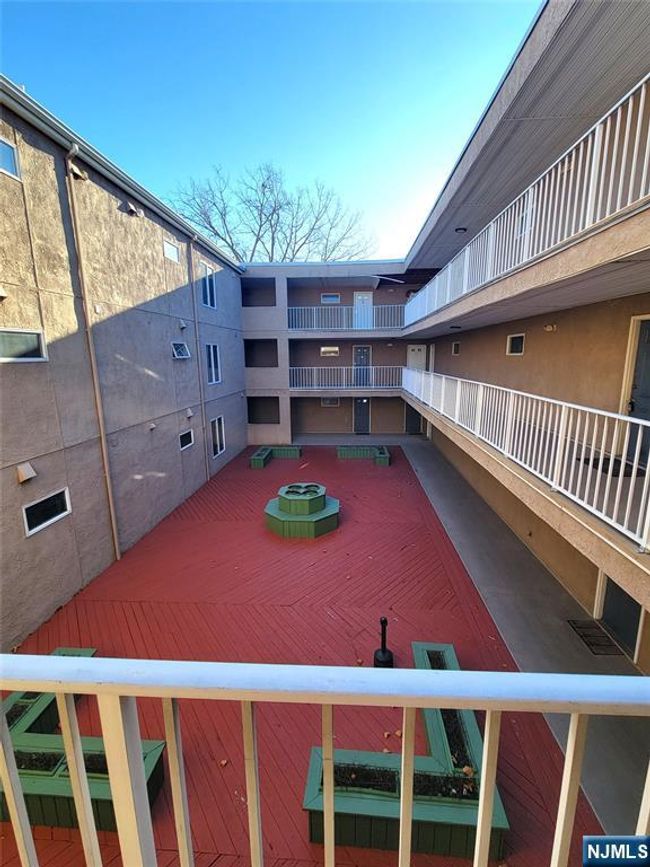 105 State St, Condo with 2 bedrooms, 2 bathrooms and null parking in Hackensack NJ | Image 15