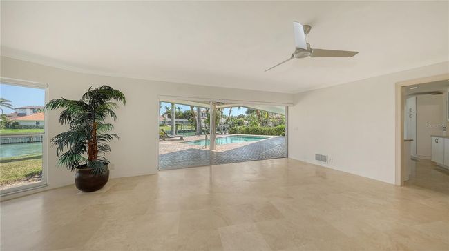 642 S Owl Dr, House other with 3 bedrooms, 2 bathrooms and null parking in SARASOTA FL | Image 9