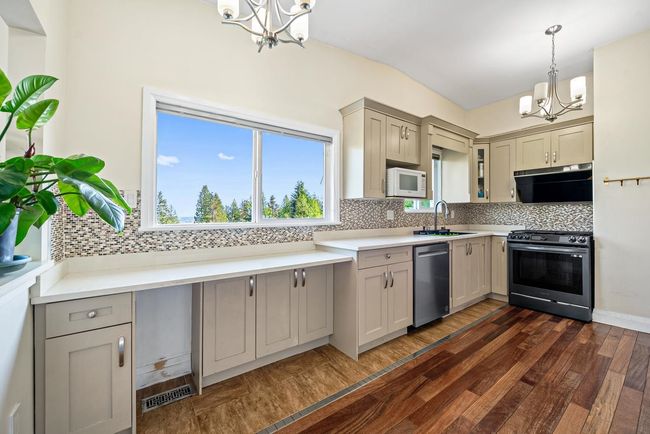 520 Ballantree Pl, House other with 6 bedrooms, 4 bathrooms and 4 parking in West Vancouver BC | Image 13