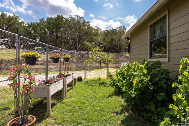 122 Twisting Oak Ct, House other with 4 bedrooms, 3 bathrooms and null parking in Pipe Creek TX | Image 35