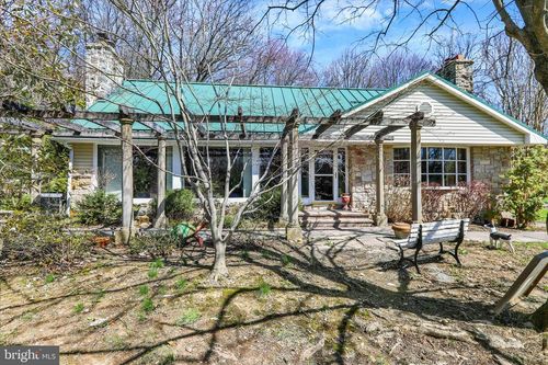 211 Orchard Rd, FLEETWOOD, PA, 19522-9043 | Card Image