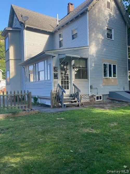 18 Washington Ave, Port Jervis, NY, 12771-1007 | Card Image