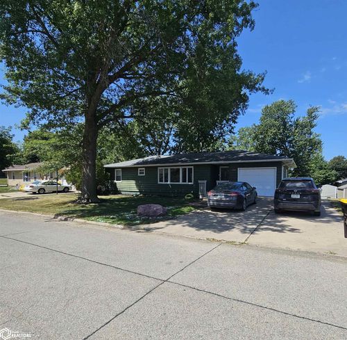 1002 N Birch St, Creston, IA, 50801-1638 | Card Image