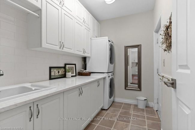 8 Forest Dr, House other with 3 bedrooms, 3 bathrooms and 6 parking in Kingston ON | Image 19