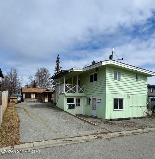 2607 W 31st Ave, Anchorage, AK, 99517-1819 | Card Image