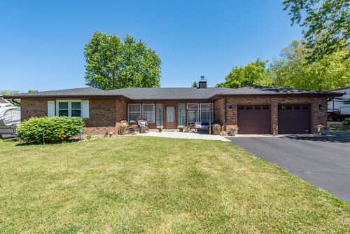 411 Thompson Ave, Winthrop Harbor, IL, 60096-1146 | Card Image
