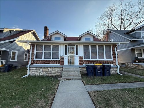 2215 E Meyer Blvd, Kansas City, MO, 64132-1138 | Card Image