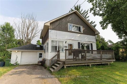 370 Carmody St, Pembroke, ON, K8A4G2 | Card Image