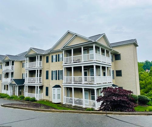 2211 Suncrest Vlg, Morgantown, WV, 26505-3934 | Card Image