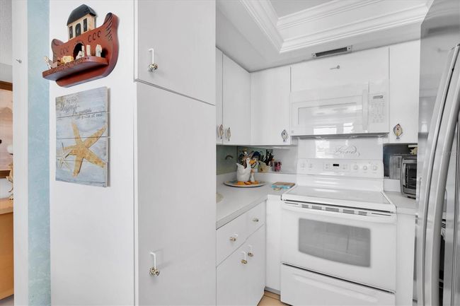 APT-1302 - 17408 Gulf Blvd, Condo with 2 bedrooms, 2 bathrooms and null parking in REDINGTON SHORES FL | Image 8