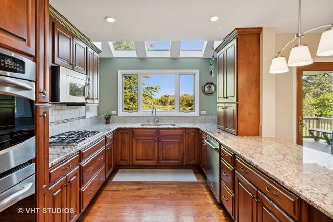 6479 Bannister Ct, House other with 4 bedrooms, 3 bathrooms and 2 parking in Lisle IL | Image 6