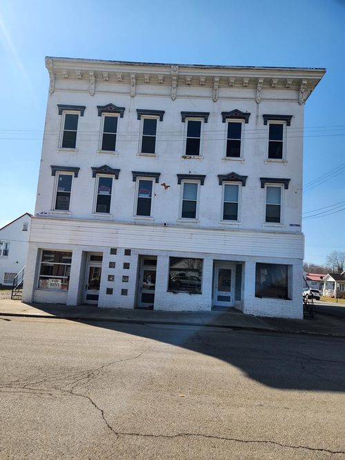 209 N High St, Waverly, OH, 45690-1124 | Card Image