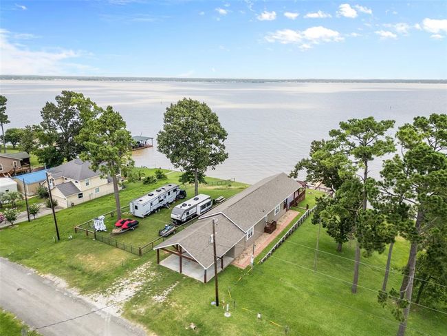 271 Key Largo Loop, House other with 3 bedrooms, 2 bathrooms and 3 parking in Pointblank TX | Image 39