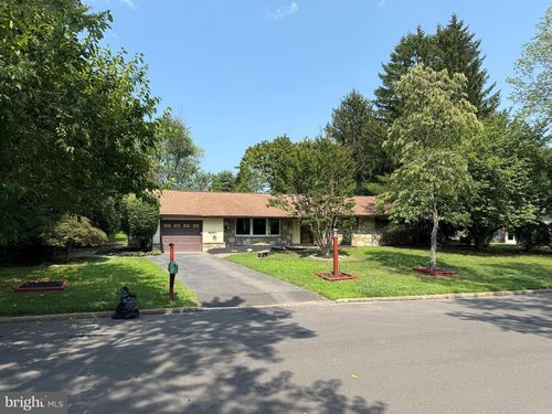 123 Pearl Dr, SOUTHAMPTON, PA, 18966-3002 | Card Image
