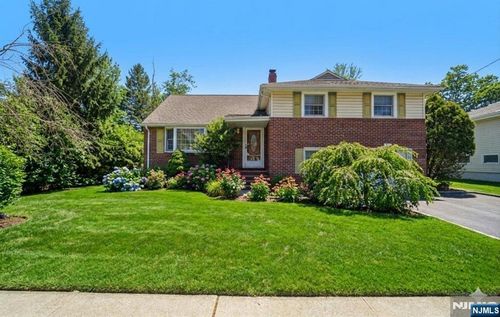 204 Pierron St, Northvale, NJ, 07647-2013 | Card Image