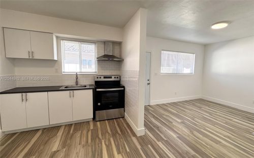 4-120 Ne 55th St, Miami, FL, 33137-2469 | Card Image