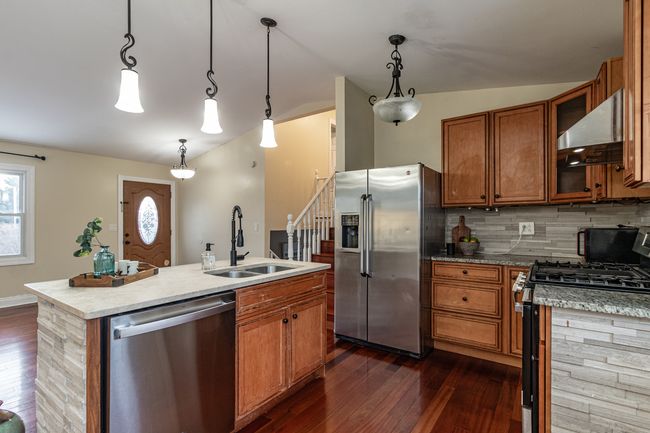 427 Brittany Ln, House other with 3 bedrooms, 2 bathrooms and 2 parking in Lindenhurst IL | Image 9