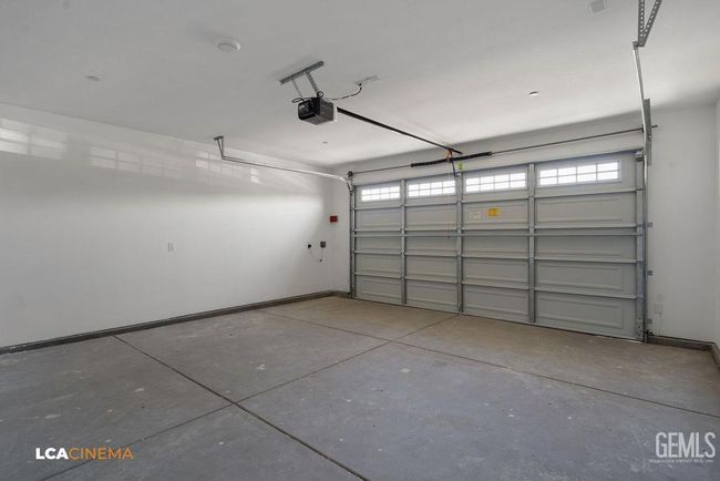 711 Sammy Way, Home with 4 bedrooms, 1 bathrooms and null parking in Shafter CA | Image 30