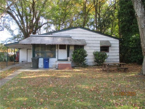 1014 E E Russell Ct, Newport News, VA, 23605-2432 | Card Image