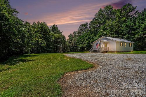 310 Main Ave E, Hildebran, NC, 28637-8004 | Card Image
