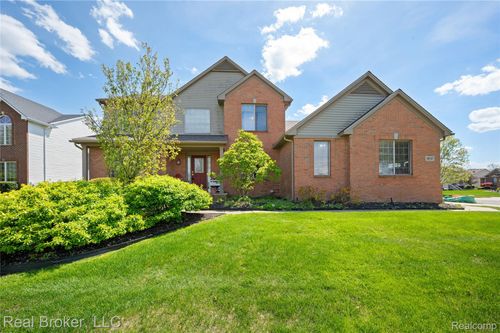 58767 Hunters Ct, South Lyon, MI, 48178-1778 | Card Image