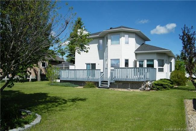 5606 46 Avenue W, Home with 5 bedrooms, 2 bathrooms and 2 parking in Forestburg AB | Image 5