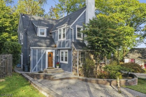 1 Oakridge Rd, West Orange, NJ, 07052-4605 | Card Image