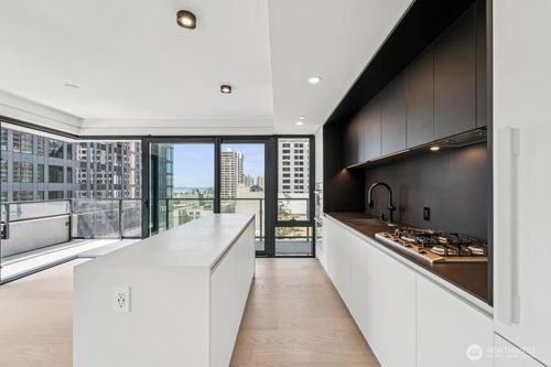 812-300 Virginia Street, Seattle, WA, 98121 | Card Image