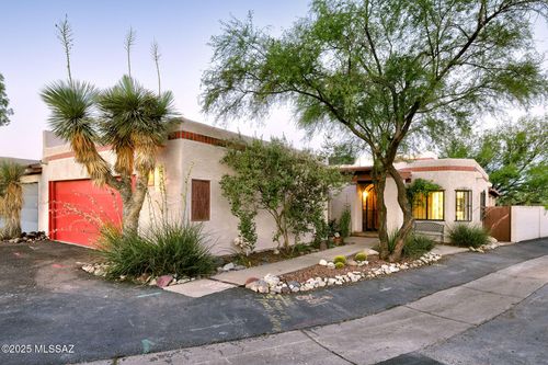 2827 E Weymouth Cir, Tucson, AZ, 85716-1229 | Card Image