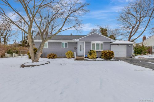 2700 Falcon Ave, Medford, NY, 11763-2038 | Card Image