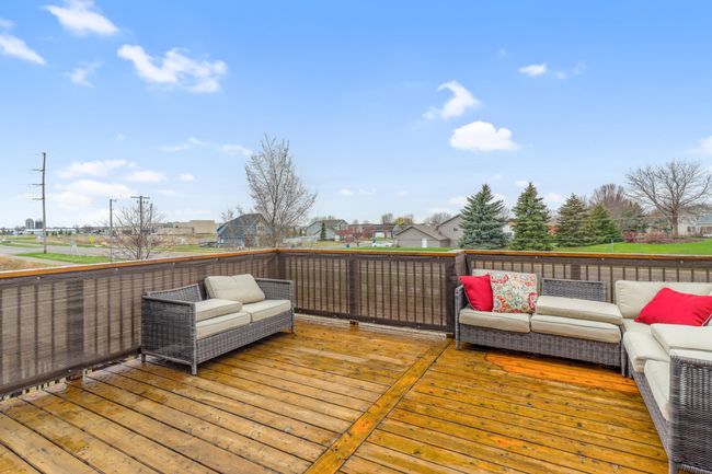 Sliding door to balcony | Image 13