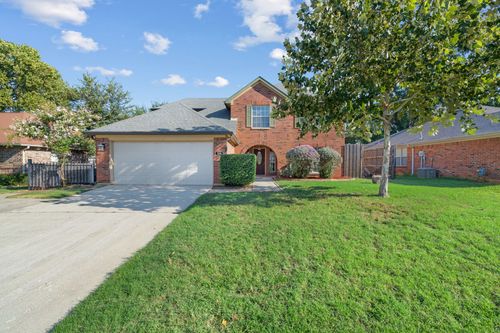 339 Stately Oak Ln, Lake Dallas, TX, 75065-2200 | Card Image