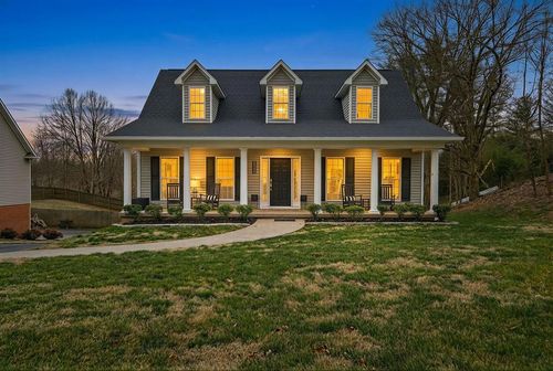 1045 E 6th St, Cookeville, TN, 38501-2830 | Card Image