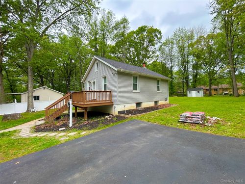 17 John St, New Windsor, NY, 12553-8362 | Card Image