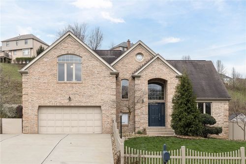 5542 Saddlebrook Dr, Bethel Park, PA, 15102-4510 | Card Image