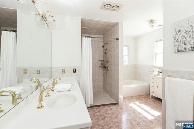 211 Lorraine Dr, House other with 6 bedrooms, 4 bathrooms and null parking in Berkeley Heights NJ | Image 22