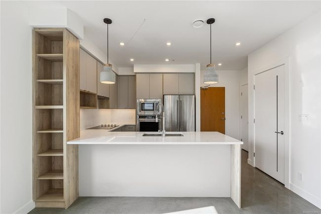 109 - 757 Tyee Rd, Condo with 2 bedrooms, 2 bathrooms and 2 parking in Victoria BC | Image 10