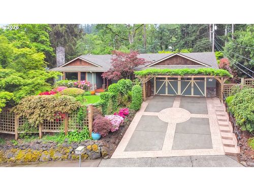2620 W 22nd Ave, Eugene, OR, 97405-5504 | Card Image