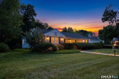 19 Pine Tree Dr, Stamford, CT, 06906-1527 | Card Image