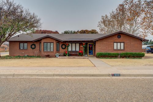 902 W 6th St, Idalou, TX, 79329-9045 | Card Image