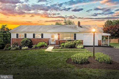2988 Bradley Ave, DALLASTOWN, PA, 17313-9535 | Card Image