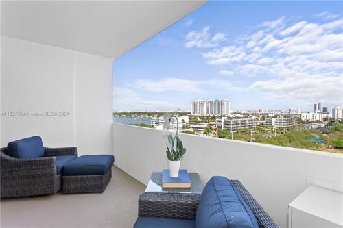 apt-10k-3 Island Ave, Miami Beach, FL, 33139-1335 | Card Image