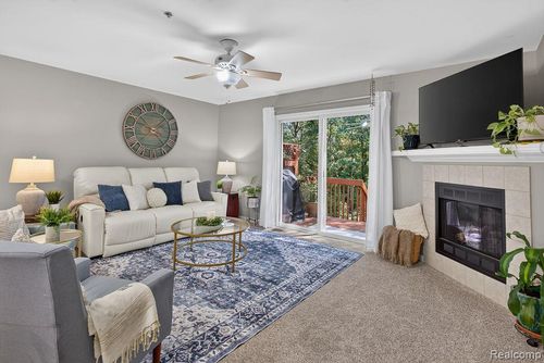 3383 Baldwin Woods Dr, Lake Orion, MI, 48359-2360 | Card Image