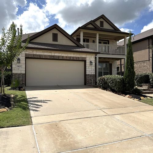 15823 Vanderpool River Dr, Cypress, TX, 77433-7392 | Card Image