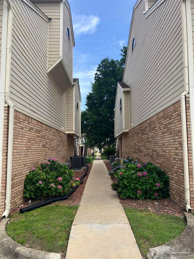 APT-1121 - 5001 Grande Dr, House other with 1 bedrooms, 1 bathrooms and 2 parking in Pensacola FL | Image 25