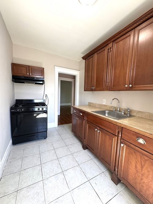 306-15 Huss Ct, Lynn, MA, 01905-2962 | Card Image
