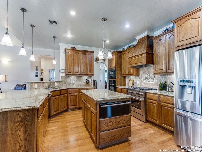 6840 S Loop 1604 W, House other with 3 bedrooms, 3 bathrooms and null parking in Von Ormy TX | Image 13