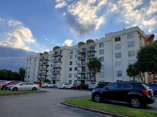 apt-110-9310 Fontainebleau Blvd, Miami, FL, 33172-4214 | Card Image