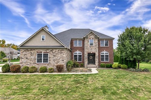 36591 Wendell St, Avon, OH, 44011-4423 | Card Image